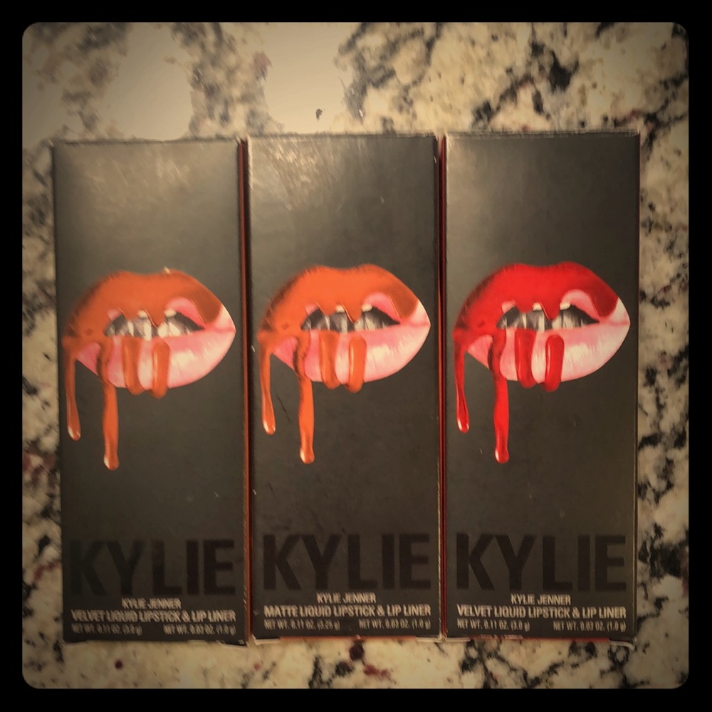 Kylie Jenner Liquid Lipstick & Liner